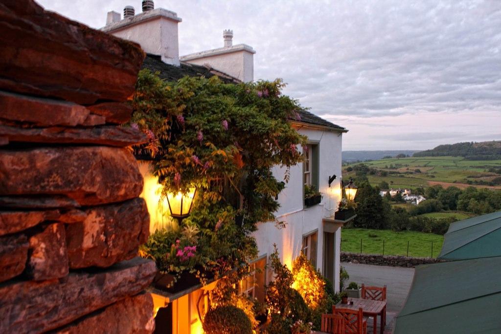 Mason'S Arms Hotel Bowland Bridge Exterior photo